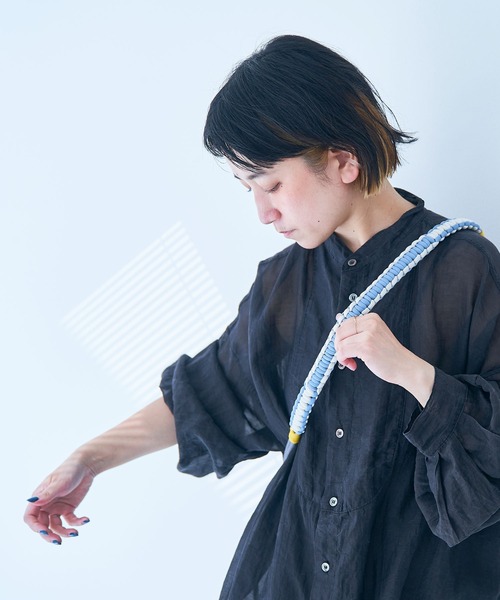 macaroni edge（マカロニエッジ）の「〈macaroni edge/マカロニエッジ〉ソロモン編みスマホショルダーストラップ（スマホグッズ・レディース・ピンクベージュ/ホワイト×パープル/ミックスグレー/ブルーグレー/ブラック×ホワイト/イエロー×グレー/ライトブルー/ライラック/ブラック×ピンク/オレンジ系/クリーム/シャーベット/ワインレッド/グレー系/ピンク系その他・ONE SIZE）」の21枚目の写真