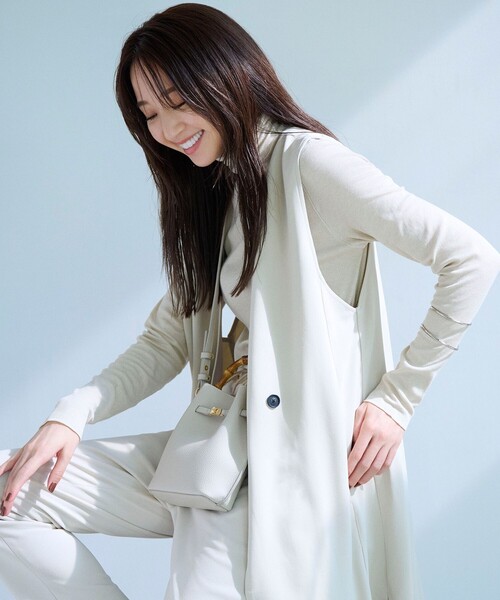 UNFILO（アンフィーロ）の「【暖かさ＆着心地の良さで大ヒット】コットンカシミヤ タートルネックカットソー（Tシャツ/カットソー・レディース・ブラック系1/ブルー系/グレー系/ホワイト系/ベージュ系/ダルブルー系/ライトイエロー系/ブラック系2/ベージュ系1/ブラック系/黄土色系/ローズ系/スモーキーグリーン系・MEDIUM/SMALL/LARGE）」の7枚目の写真