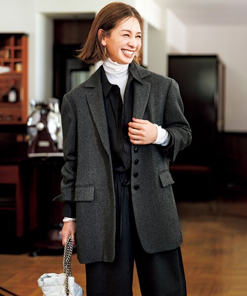 UNFILO（アンフィーロ）の「【暖かさ＆着心地の良さで大ヒット】コットンカシミヤ タートルネックカットソー（Tシャツ/カットソー・レディース・ブラック系1/ブルー系/グレー系/ホワイト系/ベージュ系/ダルブルー系/ライトイエロー系/ブラック系2/ベージュ系1/ブラック系/黄土色系/ローズ系/スモーキーグリーン系・MEDIUM/SMALL/LARGE）」の18枚目の写真