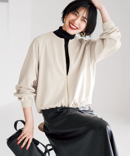 UNFILO(アンフィーロ)の「【暖かさ&着心地の良さで大ヒット/新色追加】コットンカシミヤ タートルネックカットソー(Tシャツ/カットソー・レディース・ブラック系1/ブルー系/グレー系/ホワイト系/ベージュ系/ダルブルー系/ライトイエロー系/ブラック系2/ベージュ系1/ブラック系/黄土色系/ローズ系/スモーキーグリーン系/ダークブラウン系/ブラック系3/イエロー系/アイボリー系/スカイブルー系/ネイビー系・MEDIUM/SMALL/LARGE)」の20枚目の写真