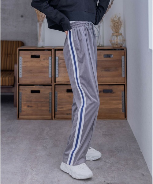 clear（クリア）の「ベロアワイドトラックパンツ[低身長用サイズ有]（その他パンツ・レディース・ブラック/ピンク/グレー/カーキ・F/XS）」の3枚目の写真