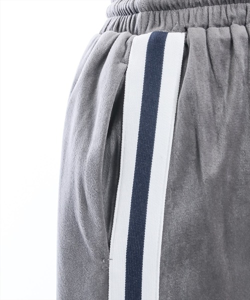 clear（クリア）の「ベロアワイドトラックパンツ[低身長用サイズ有]（その他パンツ・レディース・ブラック/ピンク/グレー/カーキ・F/XS）」の10枚目の写真