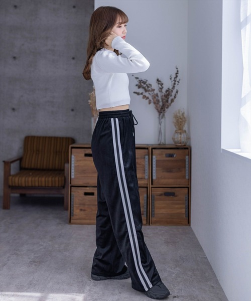 clear（クリア）の「ベロアワイドトラックパンツ[低身長用サイズ有]（その他パンツ・レディース・ブラック/ピンク/グレー/カーキ・F/XS）」の21枚目の写真