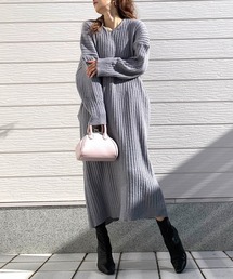 Q | Vネックニットロングワンピース(ワンピース)