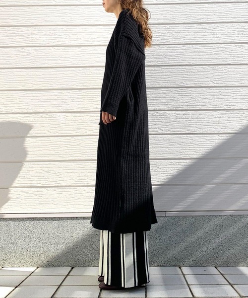 Q（キュー）の「Vネックニットロングワンピース（ワンピース・レディース・ライトグレー/ブラック・MEDIUM）」の6枚目の写真