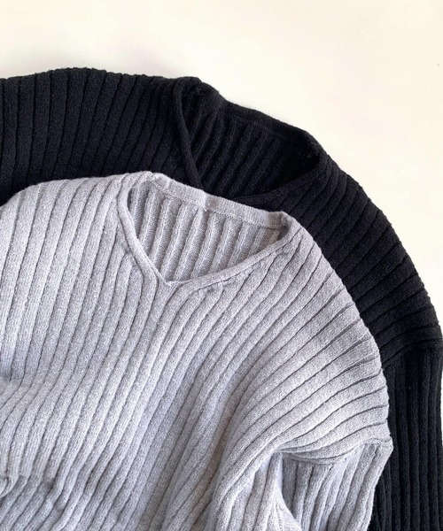 Q（キュー）の「Vネックニットロングワンピース（ワンピース・レディース・ライトグレー/ブラック・MEDIUM）」の8枚目の写真