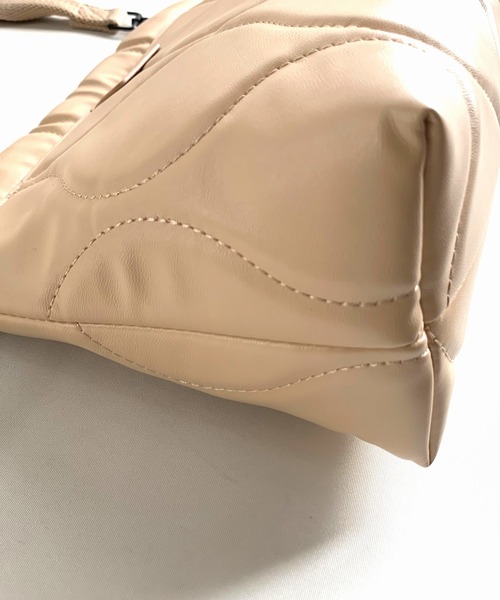 Casselini（キャセリーニ）の「キルティングクラッチ（クラッチバッグ・レディース・ベージュ/シルバー・ONE SIZE）」の17枚目の写真