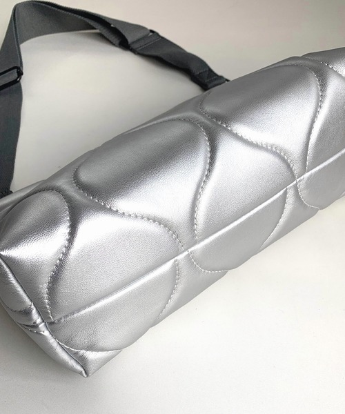 Casselini（キャセリーニ）の「キルティングクラッチ（クラッチバッグ・レディース・ベージュ/シルバー・ONE SIZE）」の7枚目の写真