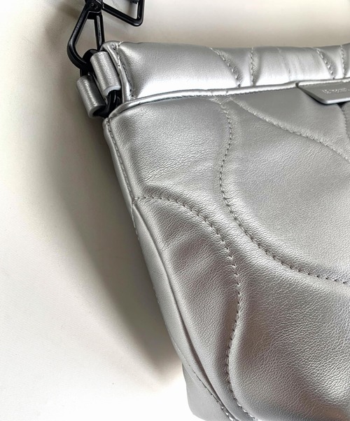 Casselini（キャセリーニ）の「キルティングクラッチ（クラッチバッグ・レディース・ベージュ/シルバー・ONE SIZE）」の18枚目の写真