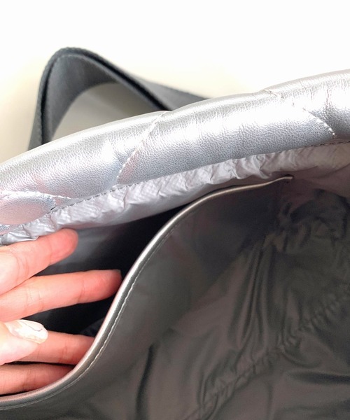 Casselini（キャセリーニ）の「キルティングクラッチ（クラッチバッグ・レディース・ベージュ/シルバー・ONE SIZE）」の21枚目の写真