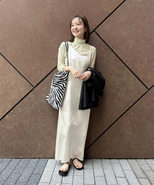 Noble（ノーブル）の「《追加》シアースキニーハイネックTOPS 8（Tシャツ/カットソー・レディース・ブラック/ラベンダー/ライトグレー/ライトグリーン・FREE）」の20枚目の写真