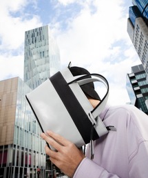 aniary（アニアリ）の「トートバッグ（エフ-フィルムレザー）（トートバッグ）」