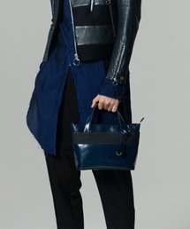 aniary（アニアリ）の「トートバッグ（エフ-フィルムレザー）（トートバッグ）」