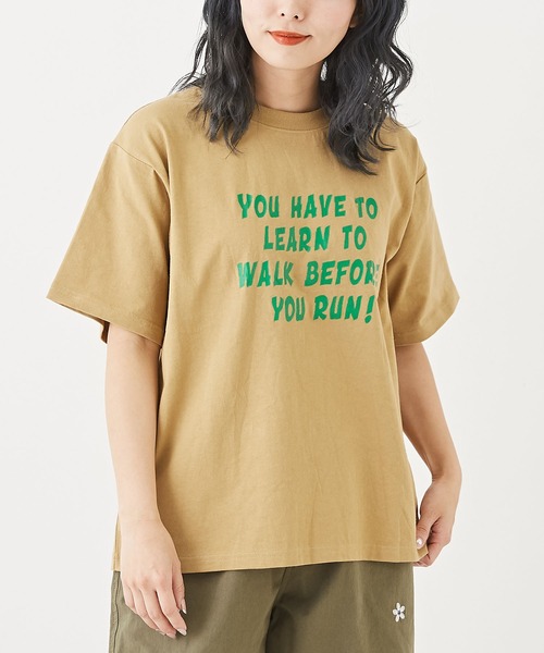 CUBE SUGAR（キューブシュガー）の「ハードウォッシュロゴプリントTシャツ（Tシャツ/カットソー・レディース・ホワイト/マルチ/ネイビー/オレンジ/ベージュ・M）」の3枚目の写真