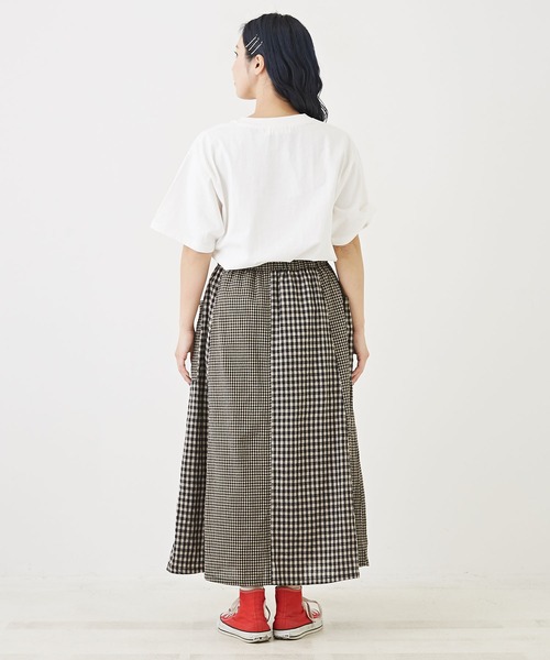 CUBE SUGAR（キューブシュガー）の「ハードウォッシュロゴプリントTシャツ（Tシャツ/カットソー・レディース・ホワイト/マルチ/ネイビー/オレンジ/ベージュ・M）」の9枚目の写真