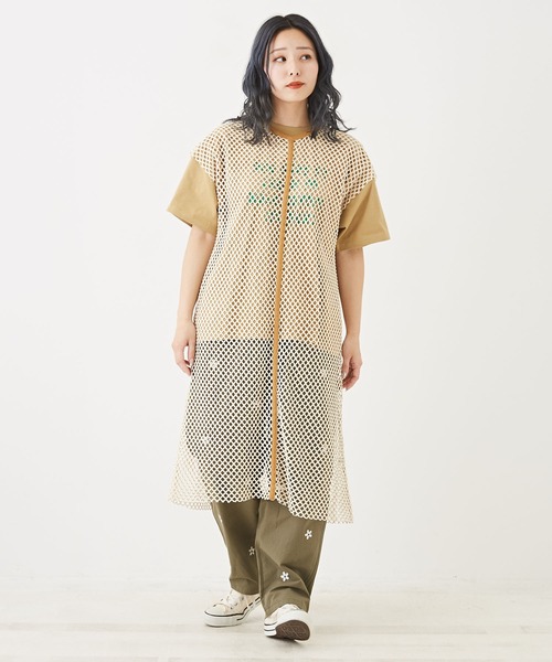 CUBE SUGAR（キューブシュガー）の「ハードウォッシュロゴプリントTシャツ（Tシャツ/カットソー・レディース・ホワイト/マルチ/ネイビー/オレンジ/ベージュ・M）」の10枚目の写真