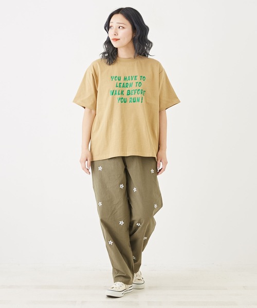 CUBE SUGAR（キューブシュガー）の「ハードウォッシュロゴプリントTシャツ（Tシャツ/カットソー・レディース・ホワイト/マルチ/ネイビー/オレンジ/ベージュ・M）」の11枚目の写真