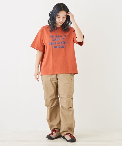 CUBE SUGAR（キューブシュガー）の「ハードウォッシュロゴプリントTシャツ（Tシャツ/カットソー・レディース・ホワイト/マルチ/ネイビー/オレンジ/ベージュ・M）」の15枚目の写真