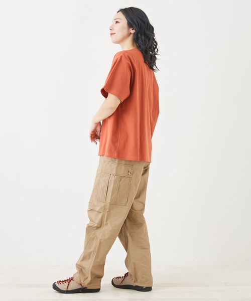 CUBE SUGAR（キューブシュガー）の「ハードウォッシュロゴプリントTシャツ（Tシャツ/カットソー・レディース・ホワイト/マルチ/ネイビー/オレンジ/ベージュ・M）」の16枚目の写真