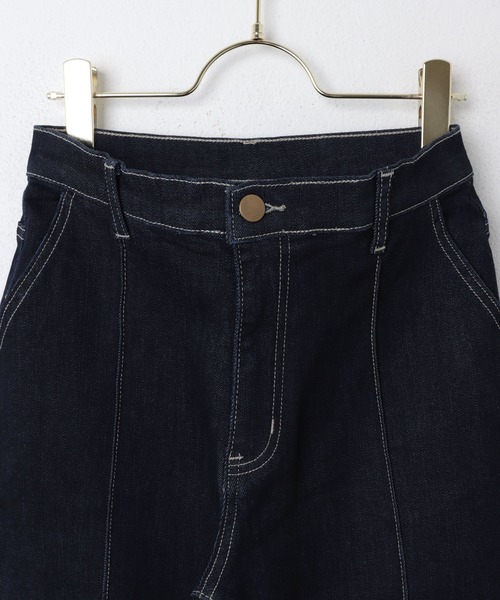 evernavy(エバーネイビー)の「ピンタックテーパードデニムパンツ(デニムパンツ・レディース・インディゴブルー/ブラック・M/L)」の16枚目の写真