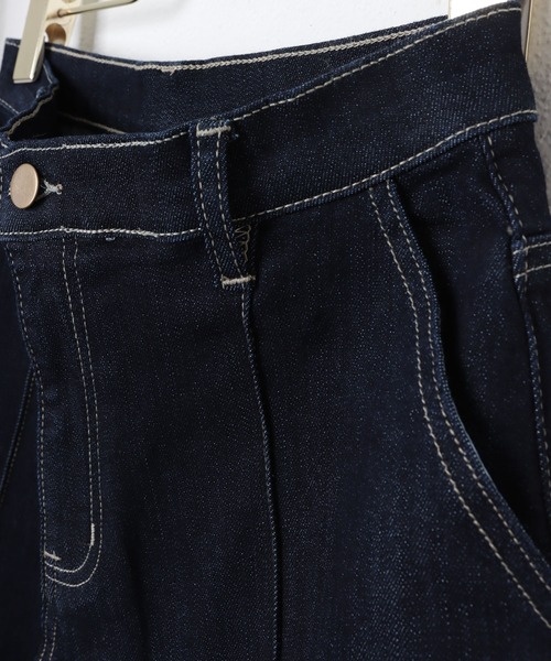 evernavy(エバーネイビー)の「ピンタックテーパードデニムパンツ(デニムパンツ・レディース・インディゴブルー/ブラック・M/L)」の20枚目の写真