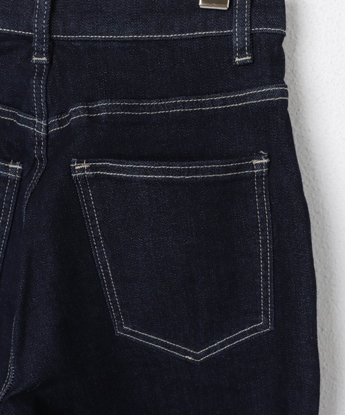 evernavy(エバーネイビー)の「ピンタックテーパードデニムパンツ(デニムパンツ・レディース・インディゴブルー/ブラック・M/L)」の21枚目の写真