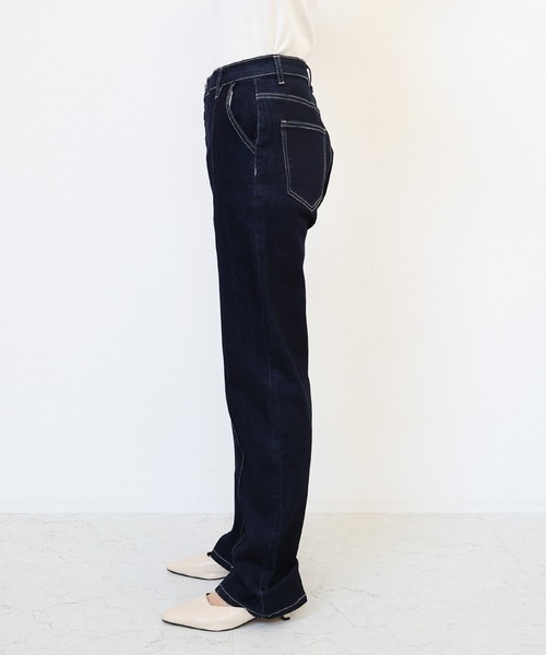 evernavy(エバーネイビー)の「ピンタックテーパードデニムパンツ(デニムパンツ・レディース・インディゴブルー/ブラック・M/L)」の7枚目の写真