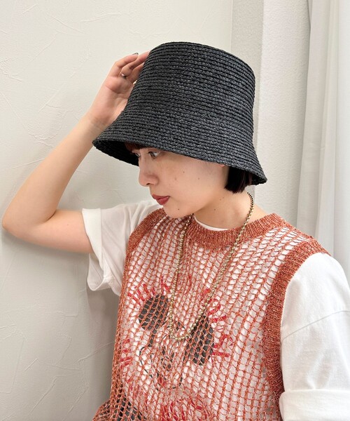 fredy emue(フレディエミュ)の「ラフィアバケットハット(ハット・レディース・ブラック/モカ・FREE)」の2枚目の写真