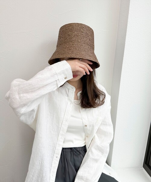 fredy emue(フレディエミュ)の「ラフィアバケットハット(ハット・レディース・ブラック/モカ・FREE)」の5枚目の写真