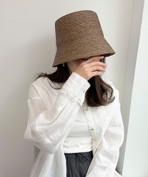 fredy emue(フレディエミュ)の「ラフィアバケットハット(ハット・レディース・ブラック/モカ・FREE)」の6枚目の写真