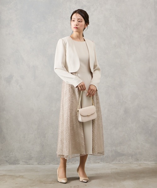 新品未使用タグ付き！EMMA FLORES♡パール付きノーカラージャケット 新品未使用タグ付き！EMMA FLORES♡パール付きノーカラー