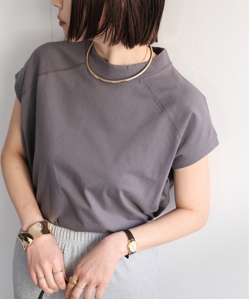 ap retro（アプレトロ）の「【USAコットン】高見え上質 / モックネックフレンチスリーブＴシャツ（Tシャツ/カットソー・レディース・ブラック/グレイッシュベージュ/チャコールグレー/ホワイト/ネイビー×ホワイト/ベージュ×ブラック・FREE/LARGE）」の22枚目の写真