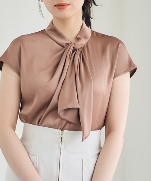 12Twelve Agenda（トゥエルブ　アジェンダ）の「ねじりボウタイフレンチスリーブブラウス（シャツ/ブラウス・レディース・ブラック/オフホワイト/ブルー/ブラウン/カーキ・M）」の3枚目の写真