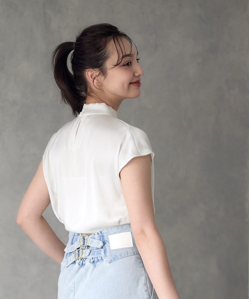 12Twelve Agenda（トゥエルブ　アジェンダ）の「ねじりボウタイフレンチスリーブブラウス（シャツ/ブラウス・レディース・ブラック/オフホワイト/ブルー/ブラウン/カーキ・M）」の7枚目の写真