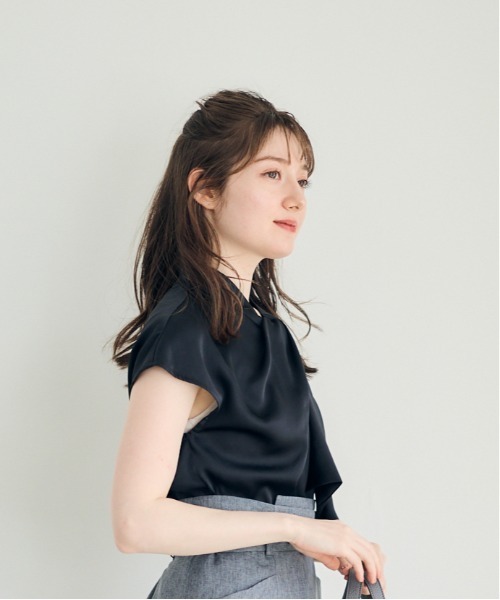 12Twelve Agenda（トゥエルブ　アジェンダ）の「ねじりボウタイフレンチスリーブブラウス（シャツ/ブラウス・レディース・ブラック/オフホワイト/ブルー/ブラウン/カーキ・M）」の21枚目の写真