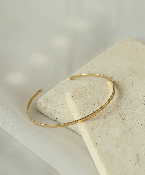 colleca la（コレカラ）の「[stainless]ステンレス・スリムラインバングル〈金属アレルギー対応〉（バングル/リストバンド・レディース・ゴールド/シルバー・FREE）」の2枚目の写真