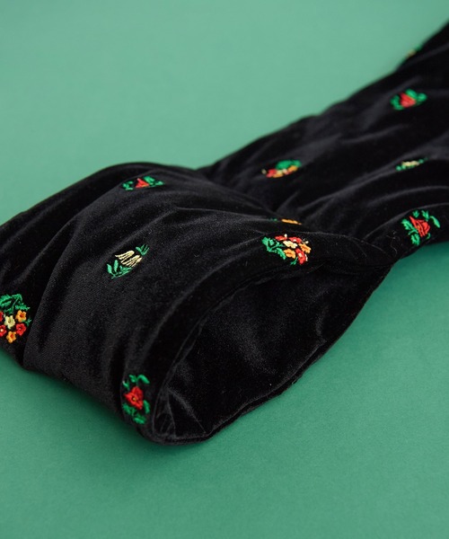 CHILD WOMAN（チャイルドウーマン）の「ベロアカラフル刺繍 マフラー（マフラー・レディース・ブラック・FREE）」の7枚目の写真