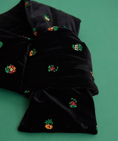 CHILD WOMAN（チャイルドウーマン）の「ベロアカラフル刺繍 マフラー（マフラー・レディース・ブラック・FREE）」の6枚目の写真