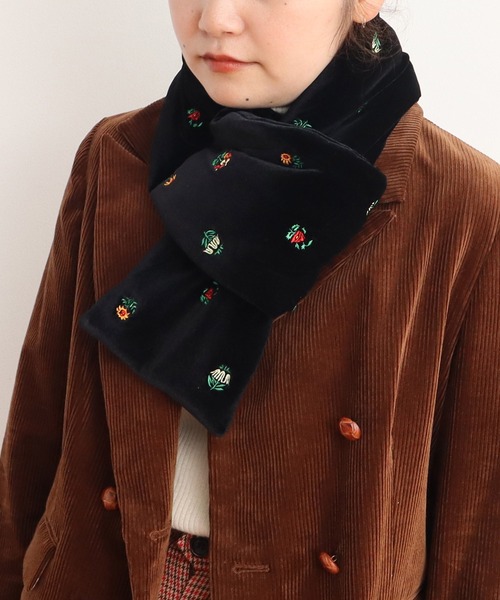 CHILD WOMAN（チャイルドウーマン）の「ベロアカラフル刺繍 マフラー（マフラー・レディース・ブラック・FREE）」の11枚目の写真