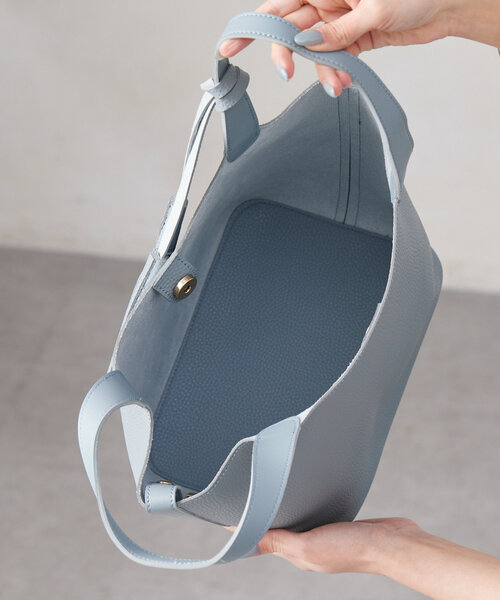 Chez toi(シェトワ)の「タッセル付バケツ型トートBAG(トートバッグ・レディース・アイボリー/ブラック/ブルー・FREE)」の19枚目の写真