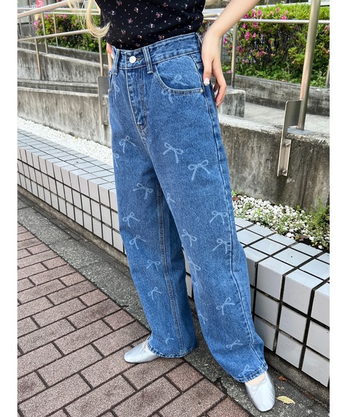 WC(ダブル シー)の「リボンプリントデニム(デニムパンツ・レディース・ブルー・FREE)」の1枚目の写真
