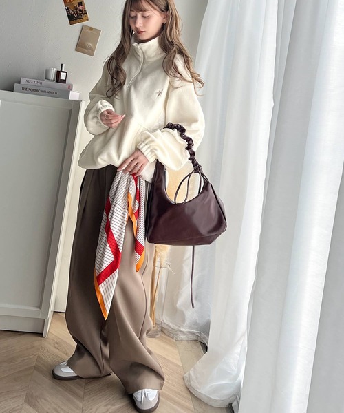 classicalelf（クラシカルエルフ）の「大人カジュアル。ワンポイント胸刺繍入りフリース×キルト オーバーサイズ ハーフジッププルオーバー（ブルゾン・レディース・ネイビー/ベージュ/オレンジ/アイボリー・SMALL/MEDIUM/LARGE/X-LARGE）」の7枚目の写真