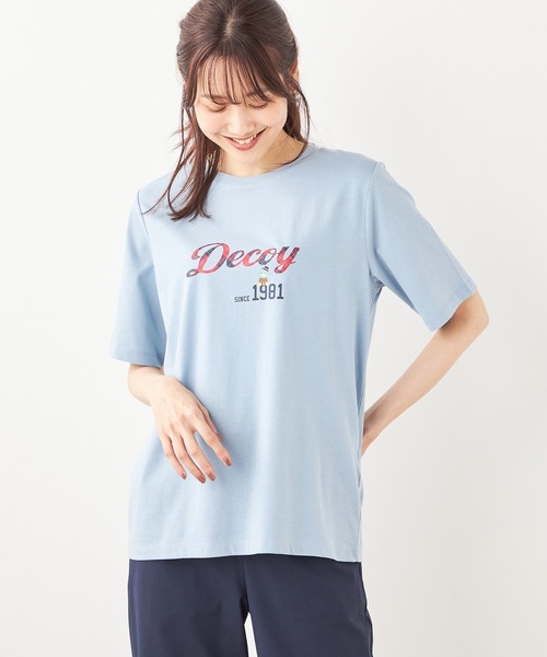 DECOY SINCE 1981(デコイシンスイチキュウハチイチ)の「【接触冷感・UVカット】コイくんロゴTシャツ(Tシャツ/カットソー・レディース・ホワイト/ネイビー/サックスブルー・M/L/LL)」の2枚目の写真