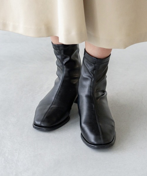 welleg（ウェレッグ）の「【 極やわ 】 晴雨兼用 ストレッチショートブーツ（ブーツ・レディース・シルバー/ブラック/アイボリー/ダークブラウン・SS/S/M/L/LL/3L）」の5枚目の写真