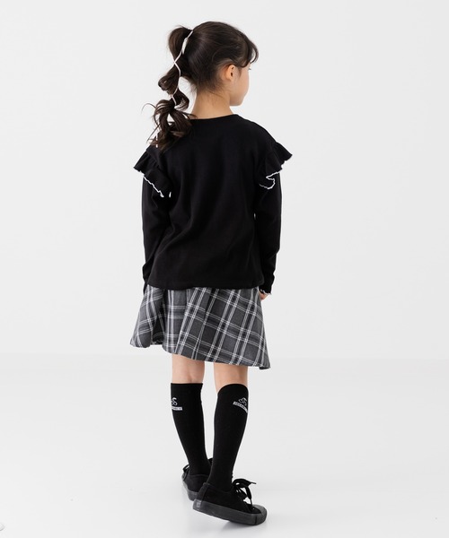 chil2(チルツー)の「肩フリル リブ長袖カットソー(Tシャツ/カットソー・キッズ・クリーム/ブラック/ピンク・130cm/120cm/100cm/110cm/90cm/80cm/140cm)」の5枚目の写真