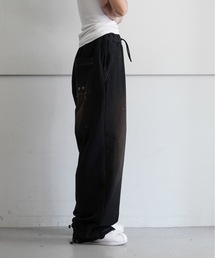 FAF（フェイク アス フラワーズ）の「FAKE AS FLOWERS AGED SWEAT
