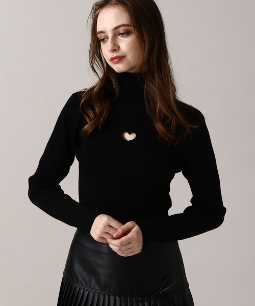 FOREVER 21（フォーエバー トゥエンティーワン）の「【2024FW】ハートハイネックニットプルオーバー（ニット/セーター・レディース・ブラック/ナチュラル/グリーン・FREE）」の2枚目の写真