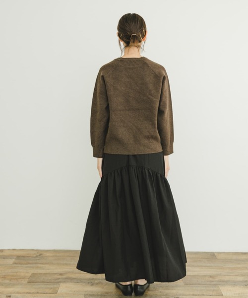 ITEMS URBANRESEARCH（アイテムズ アーバンリサーチ）の「スウェットライクニット×ティアードスカート（ワンピース・レディース・グレー/ブラウン・FREE）」の17枚目の写真