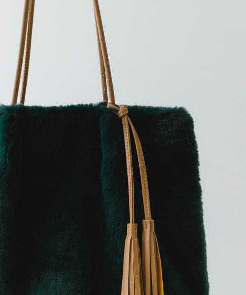 RODE SKO（ロデスコ）の「タッセル付フラッフィトートバッグ（トートバッグ・レディース・グレー/グリーン/ベージュ・ONE）」の11枚目の写真