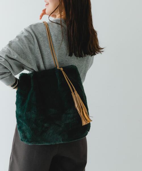 RODE SKO（ロデスコ）の「タッセル付フラッフィトートバッグ（トートバッグ・レディース・グレー/グリーン/ベージュ・ONE）」の13枚目の写真